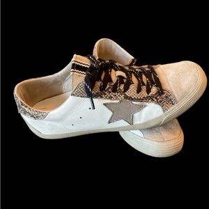 Shushop sneakers